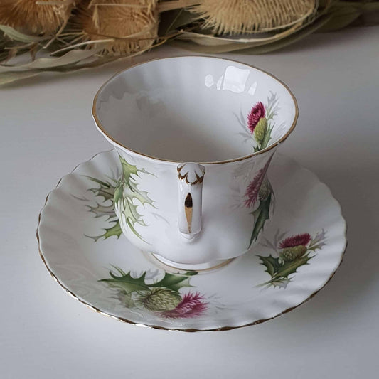 Geurkaarsen gegoten in Royal Albert Highland Thistle