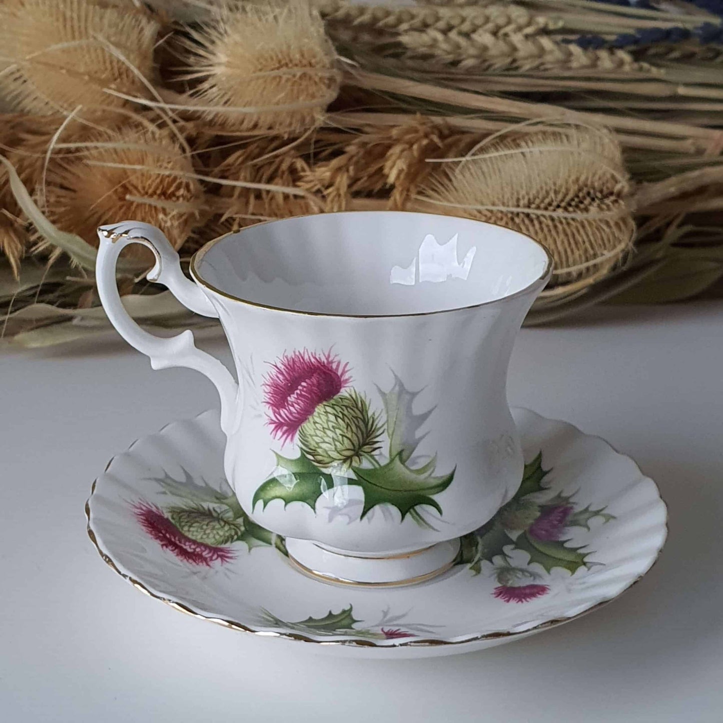 Geurkaarsen gegoten in Royal Albert Highland Thistle