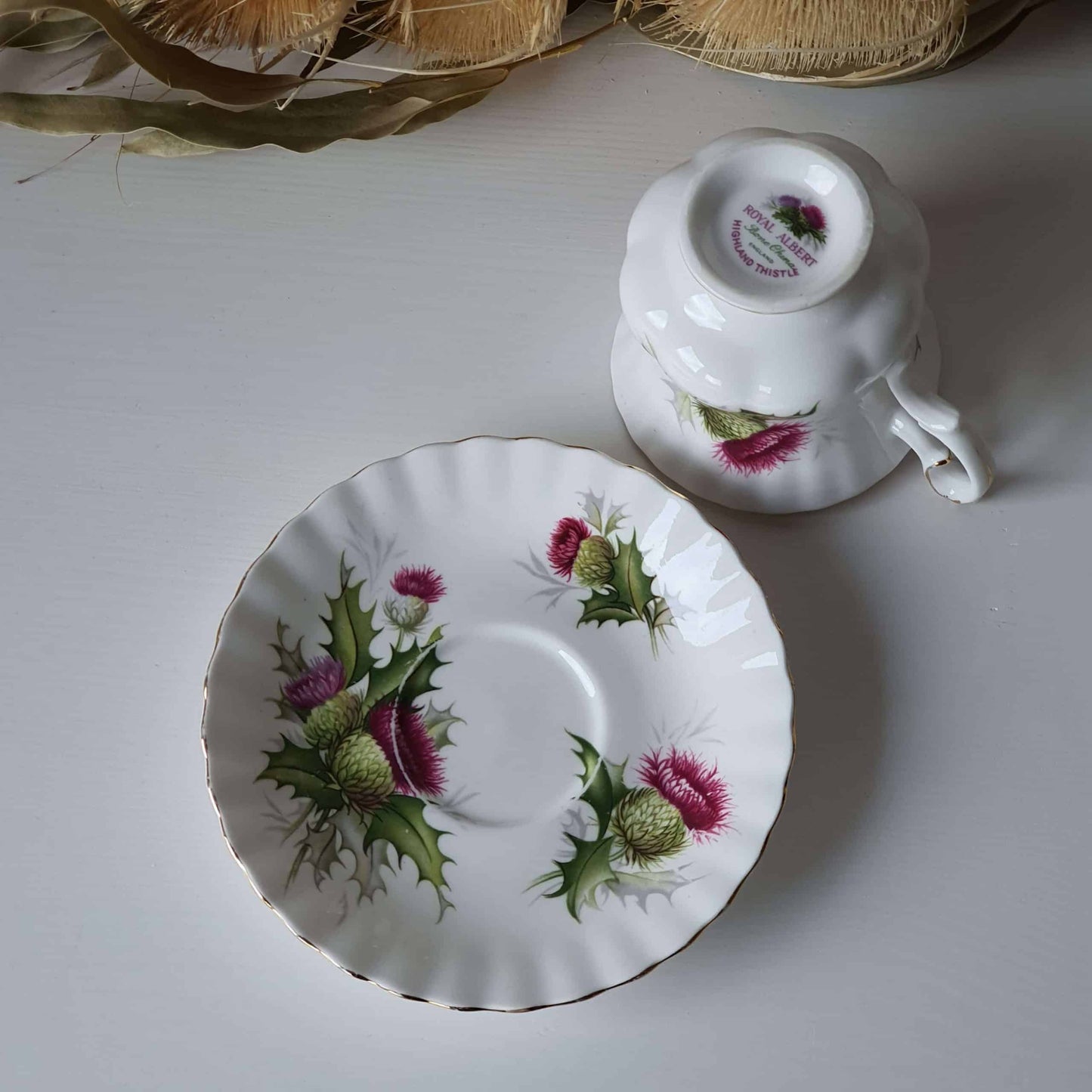 Geurkaarsen gegoten in Royal Albert Highland Thistle