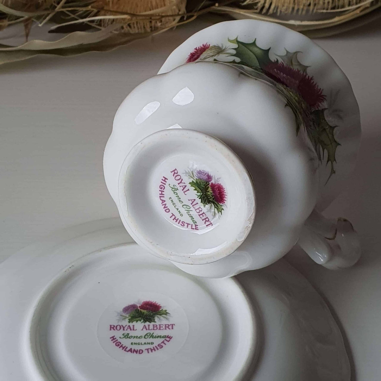 Geurkaarsen gegoten in Royal Albert Highland Thistle