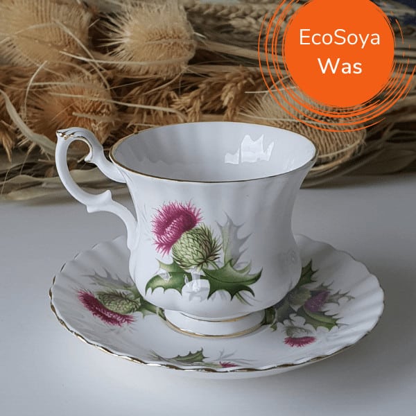 Geurkaarsen gegoten in Royal Albert Highland Thistle